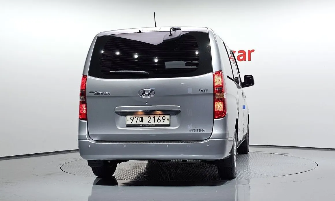 Hyundai Starex — фото 2