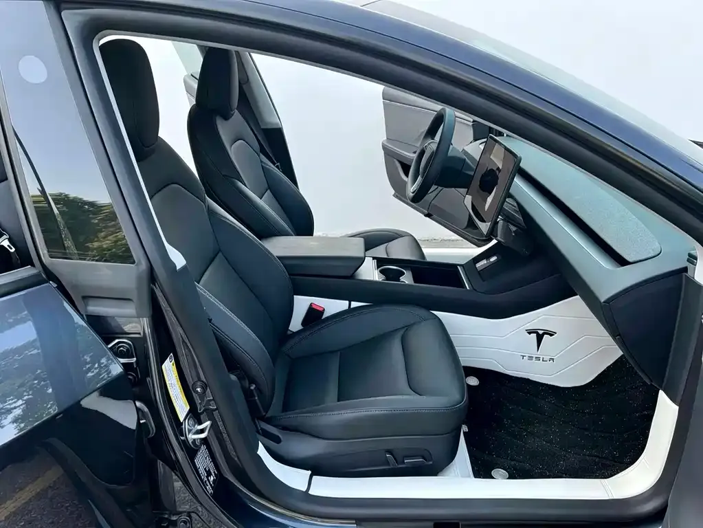 Tesla Model 3 — фото 9