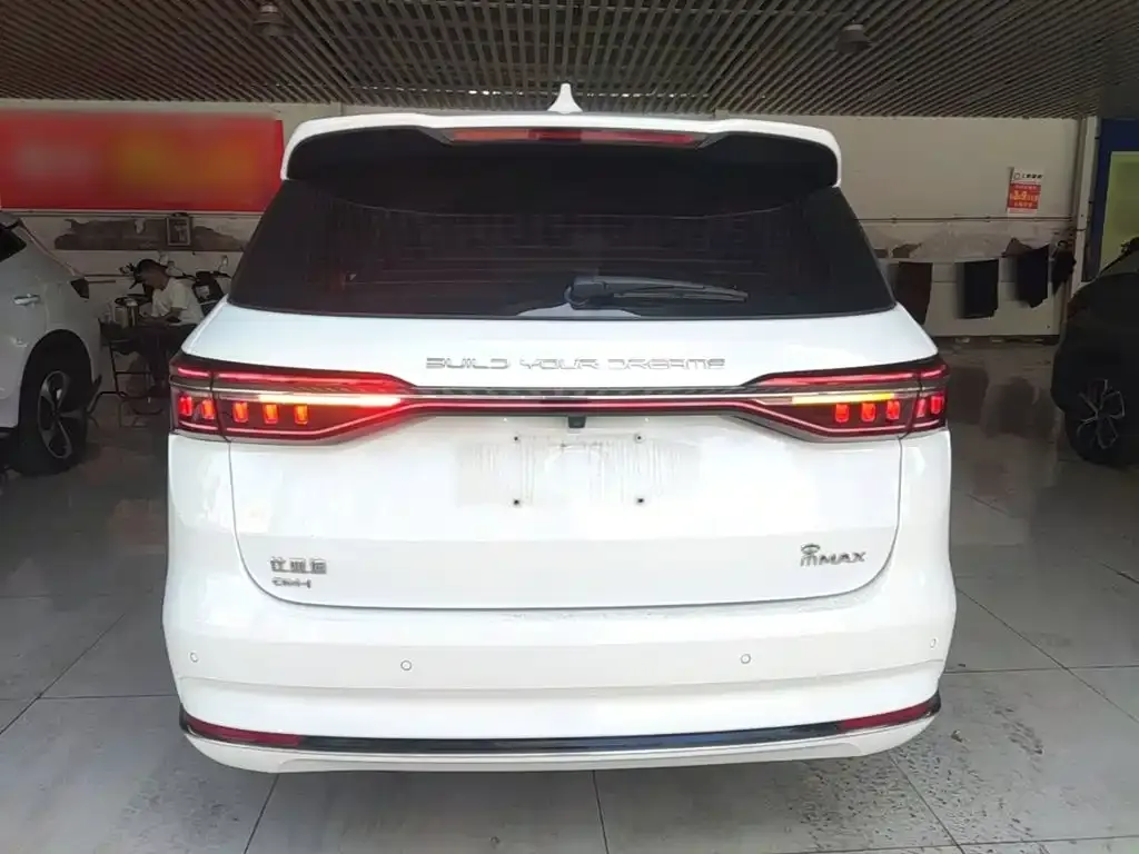 BYD MAX New Energy — фото 9