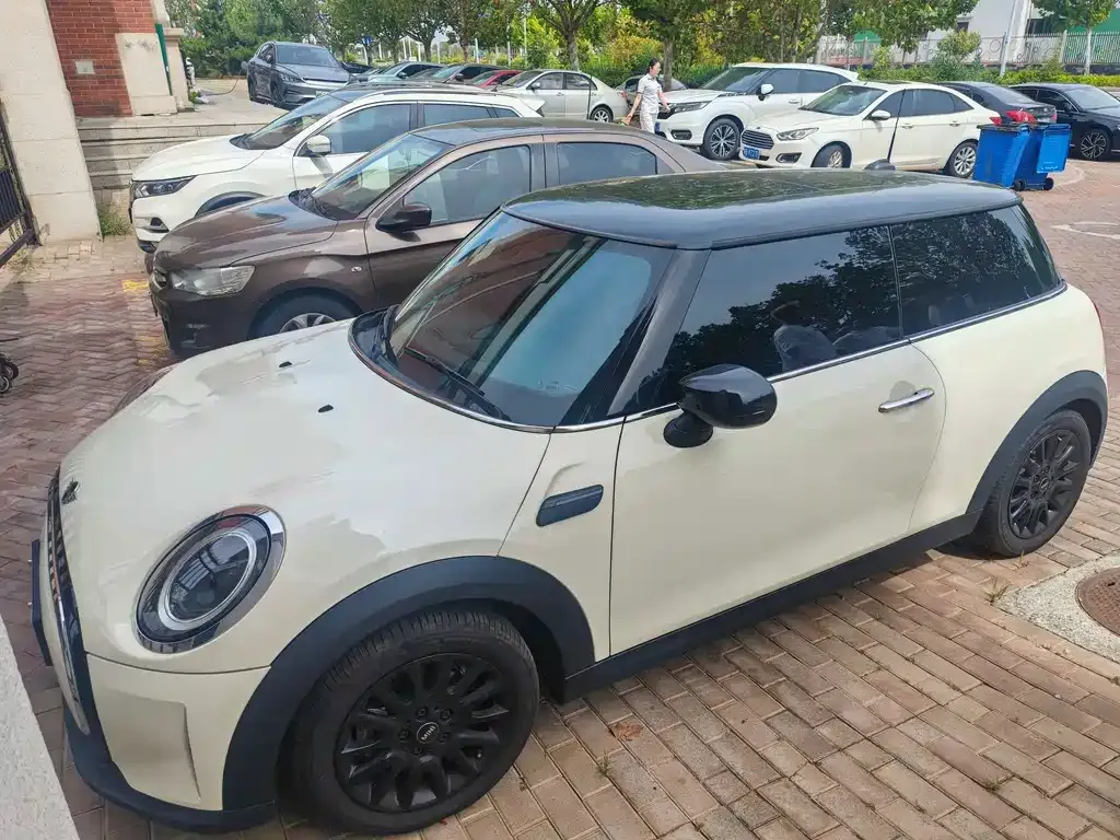 MINI Cooper (3-door) — фото 1