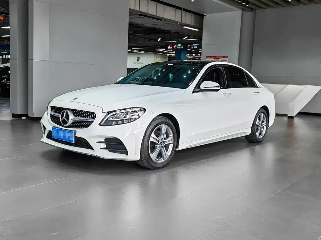 Mercedes-Benz C-Class — фото 1
