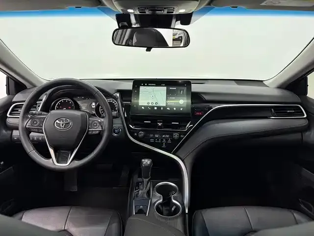 Toyota Camry — фото 4
