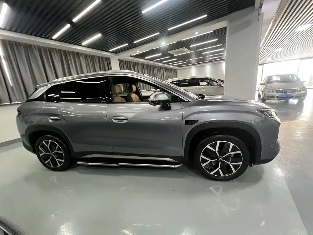 BYD L DM-i — фото 8