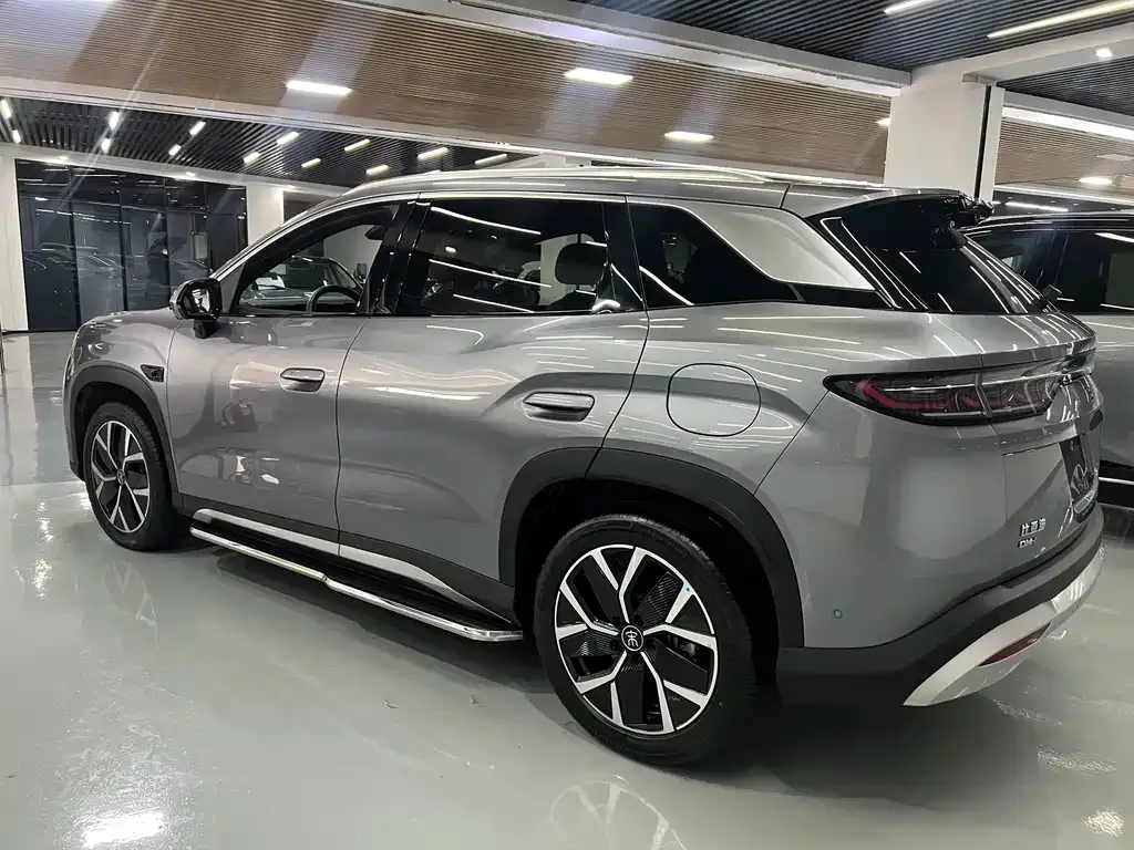 BYD L DM-i — фото 4