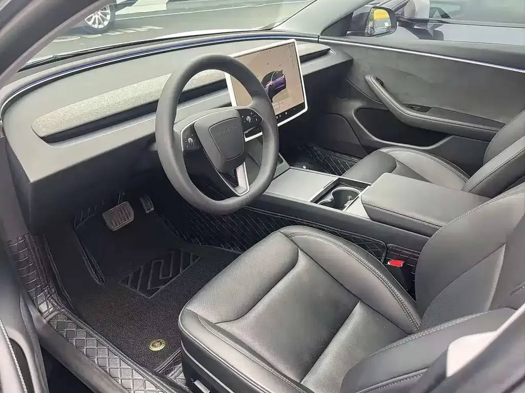 Tesla Model 3 — фото 5