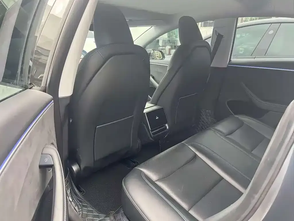 Tesla Model 3 — фото 2