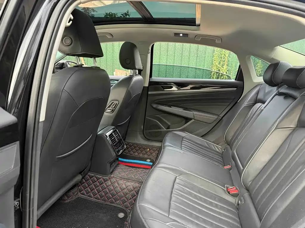 Volkswagen Passat — фото 5