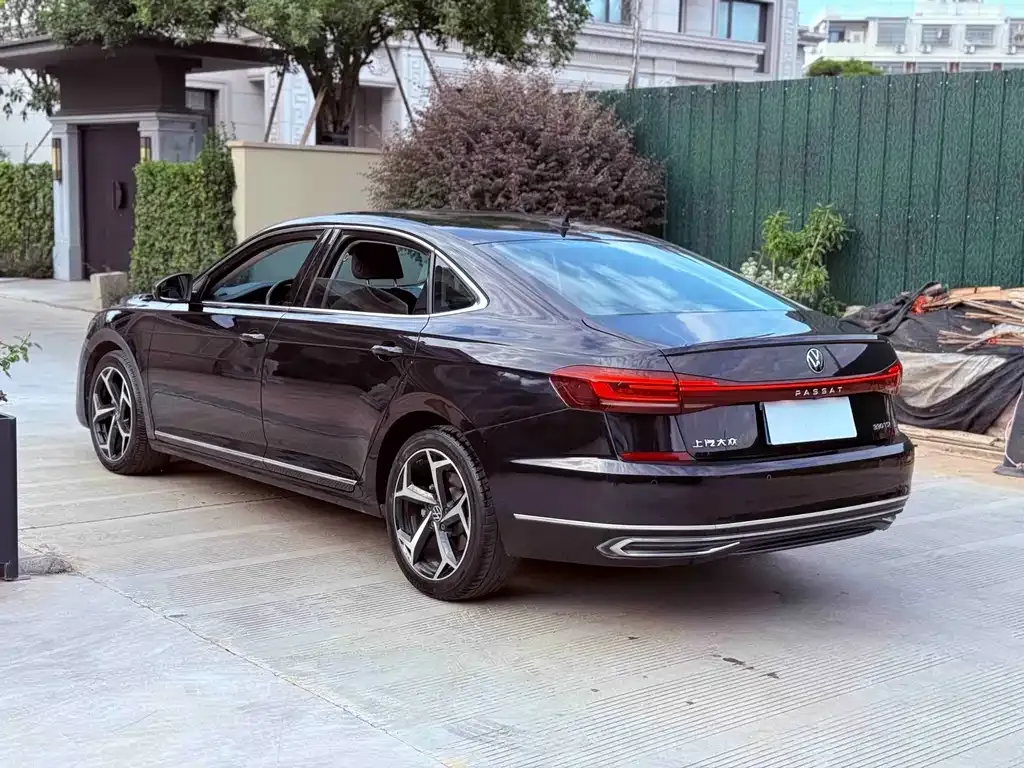 Volkswagen Passat — фото 6