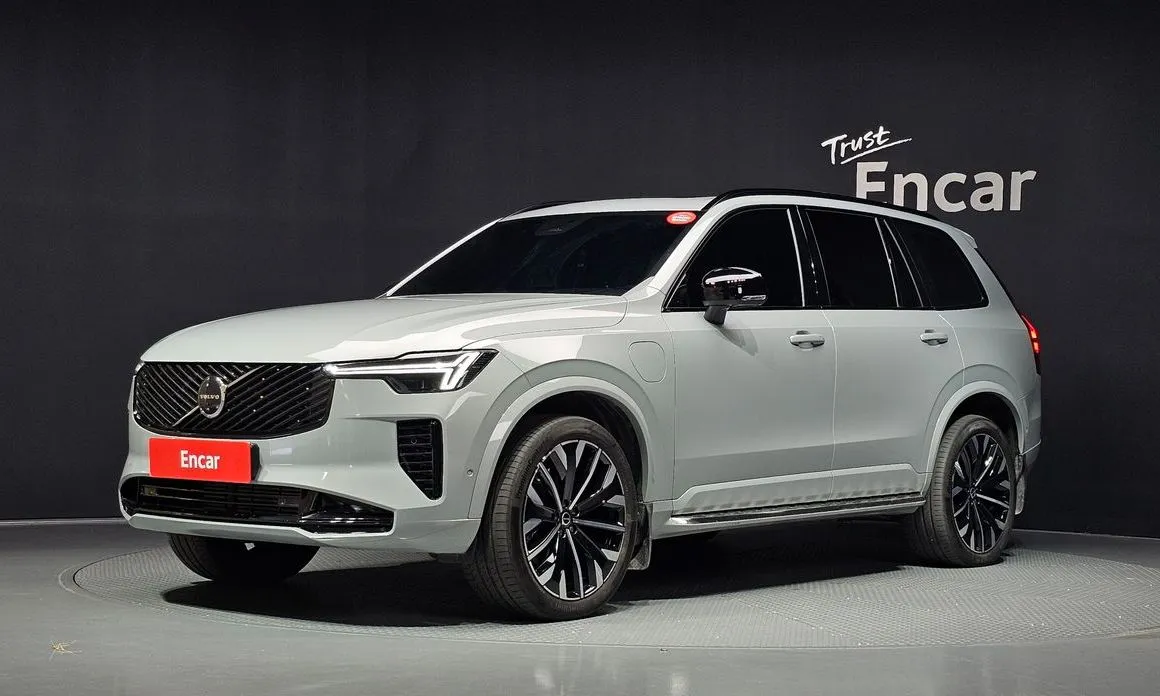 Volvo XC90 — фото 1