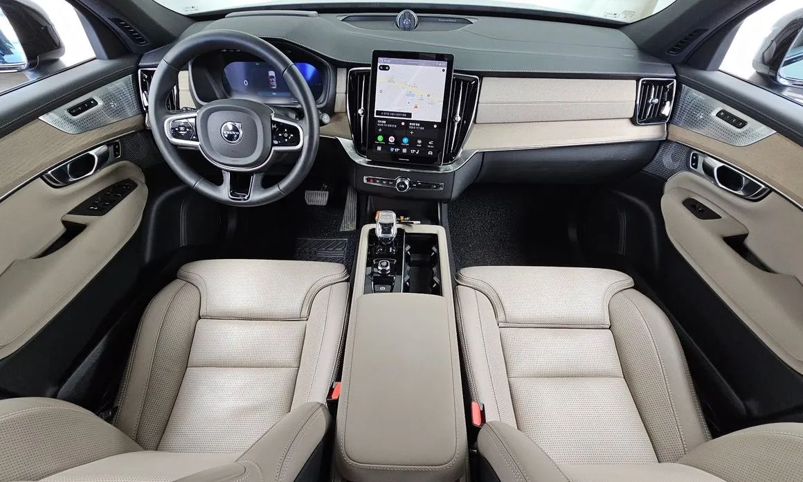Volvo XC90 — фото 9