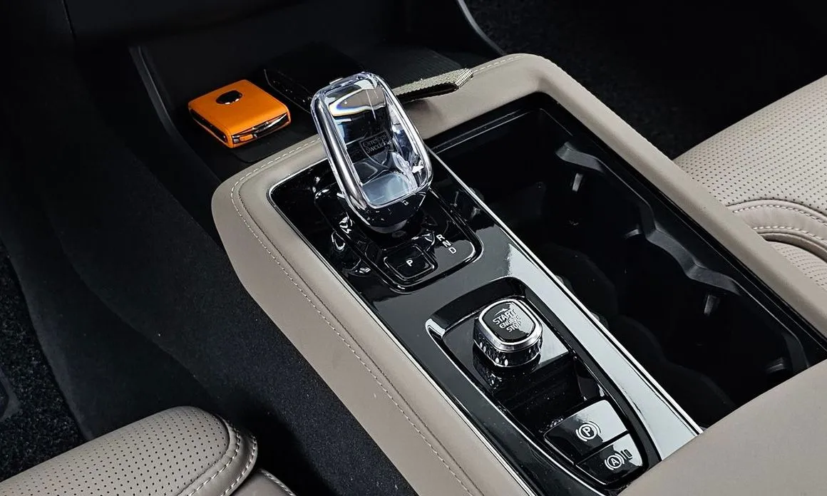 Volvo XC90 — фото 10