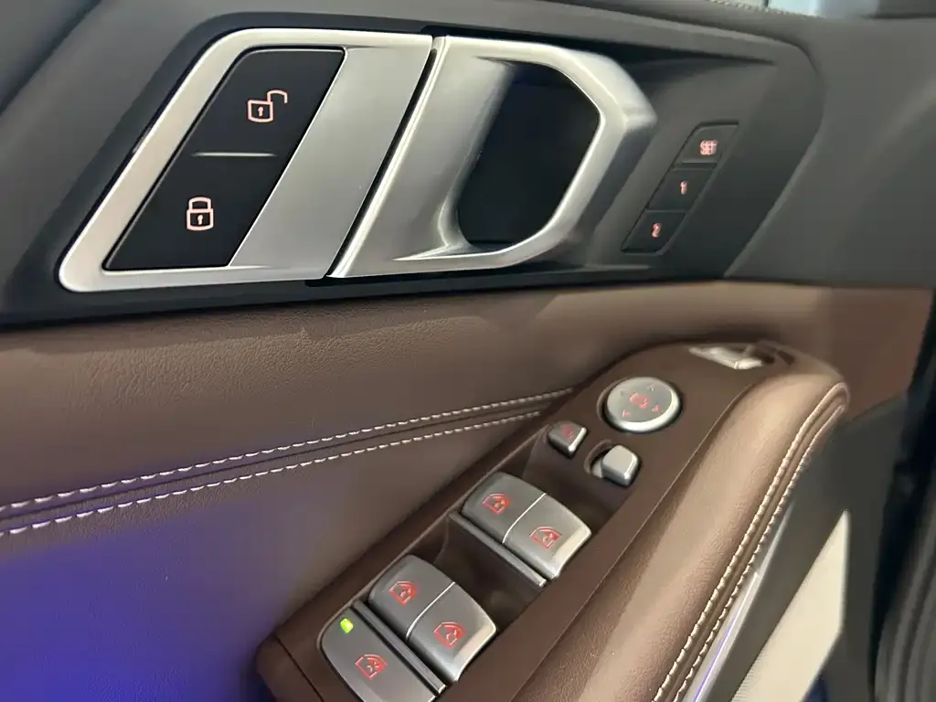 BMW X5 — фото 10