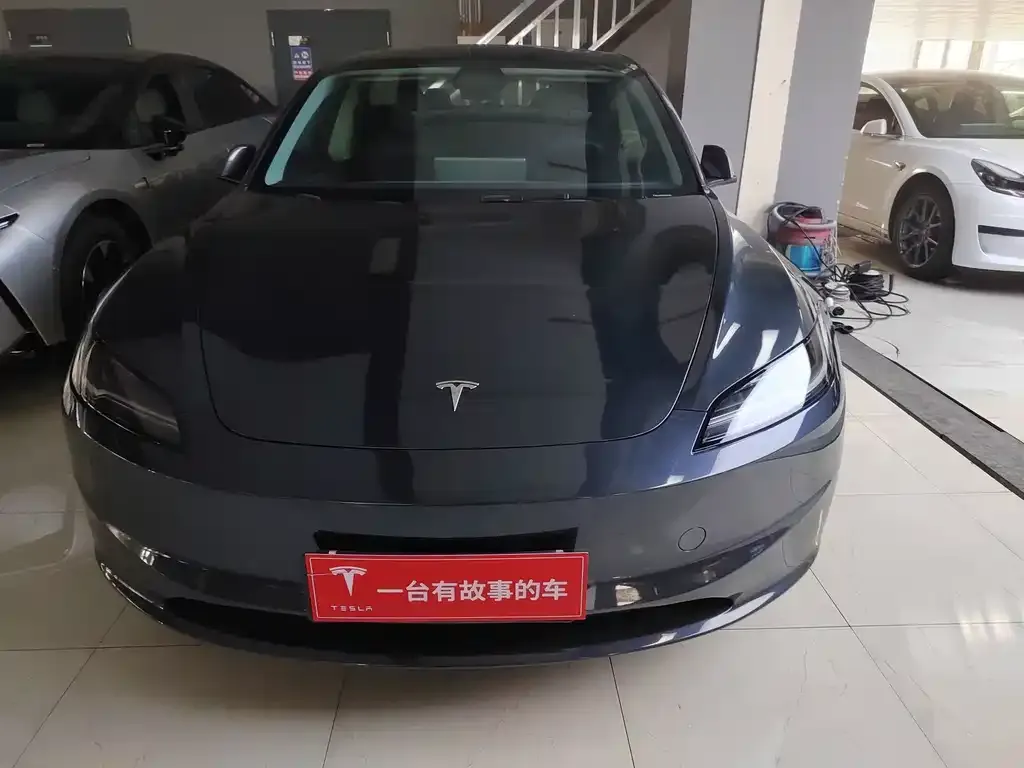 Tesla Model 3 — фото 9