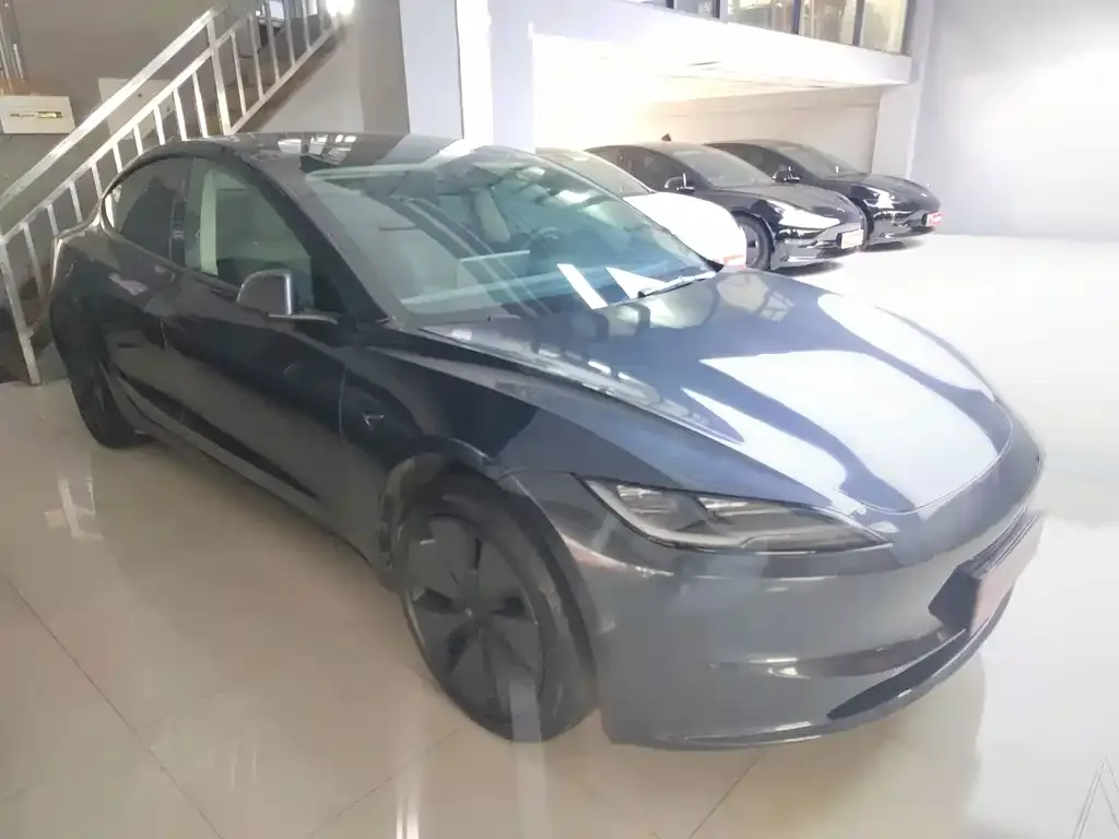 Tesla Model 3 — фото 2