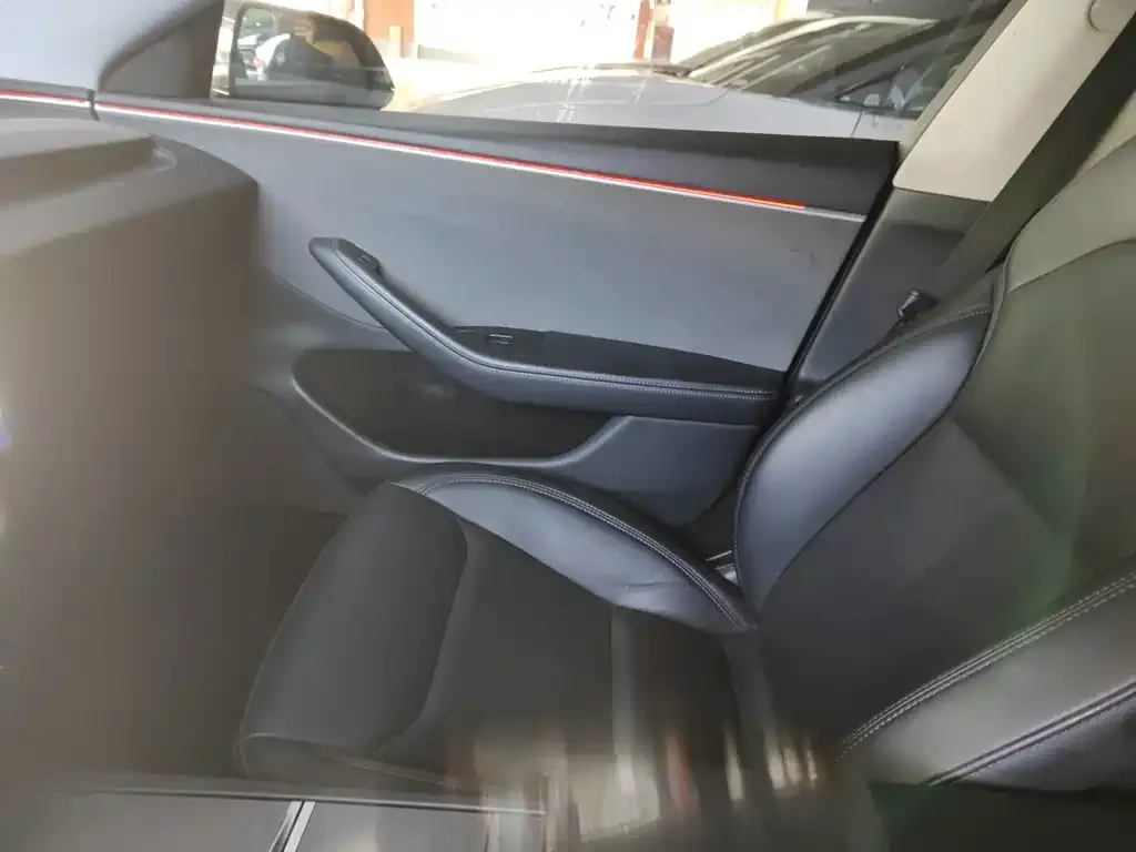 Tesla Model 3 — фото 6