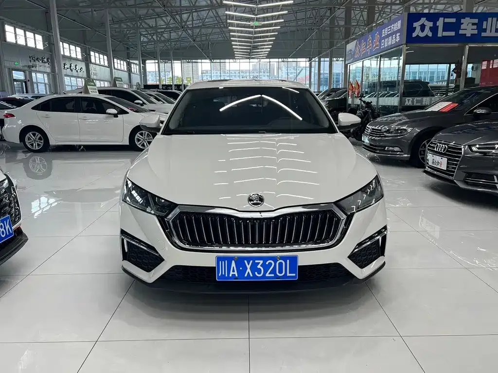 Skoda Octavia — фото 2