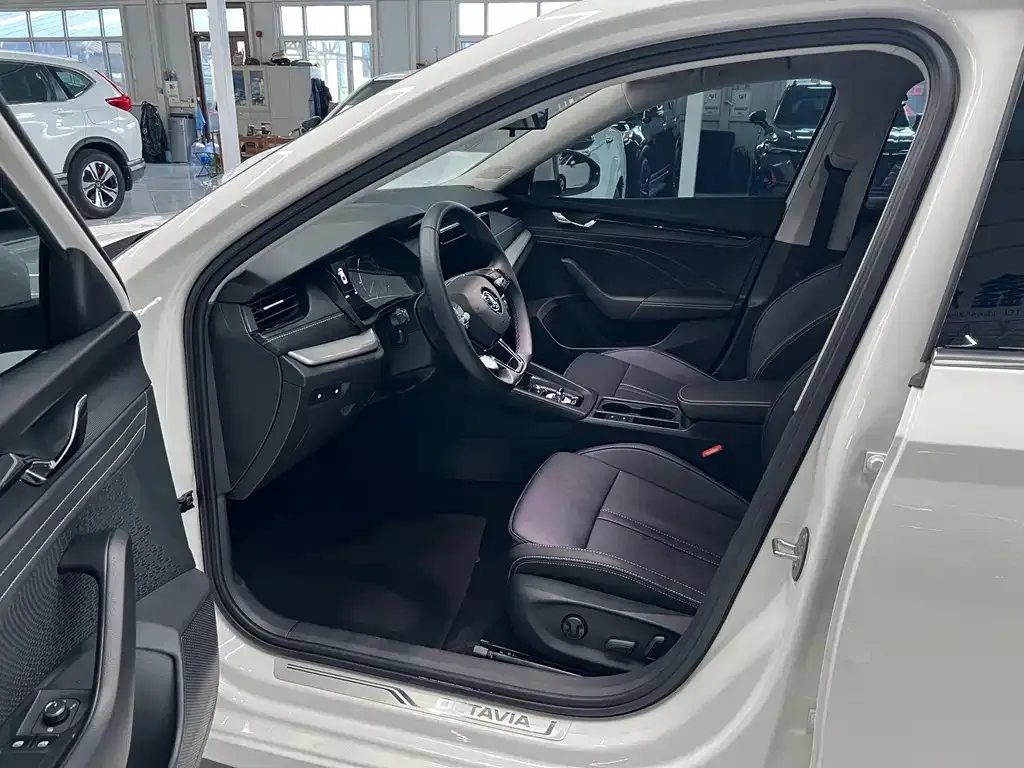Skoda Octavia — фото 9