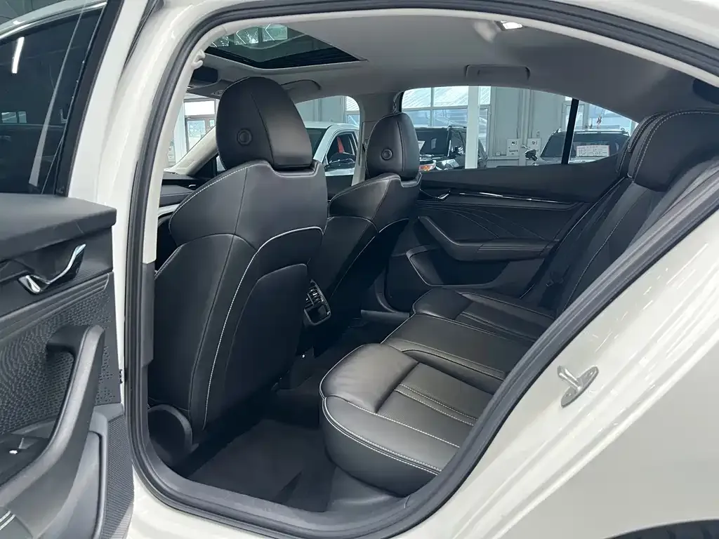 Skoda Octavia — фото 4