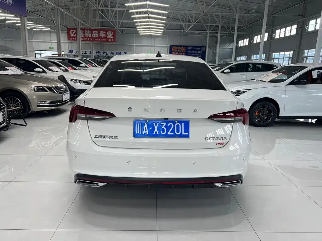 Skoda Octavia — фото 5