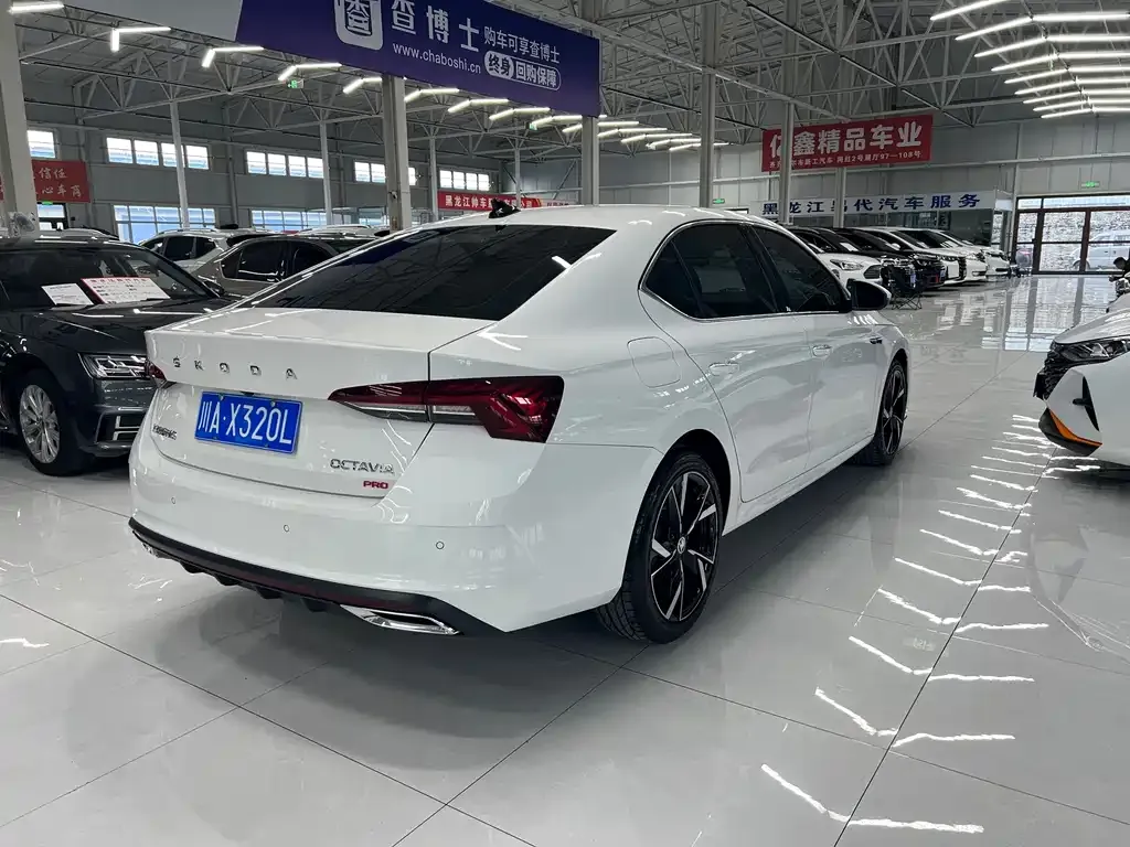 Skoda Octavia — фото 10