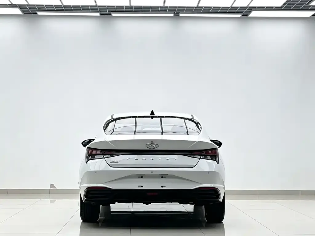 Hyundai Elantra — фото 9