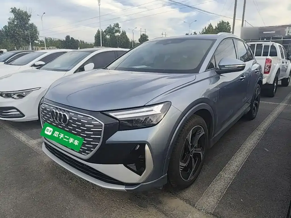 Audi Q4 e-tron — фото 1