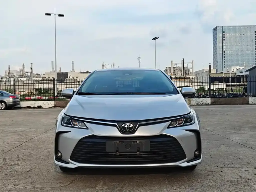 Toyota Corolla — фото 8
