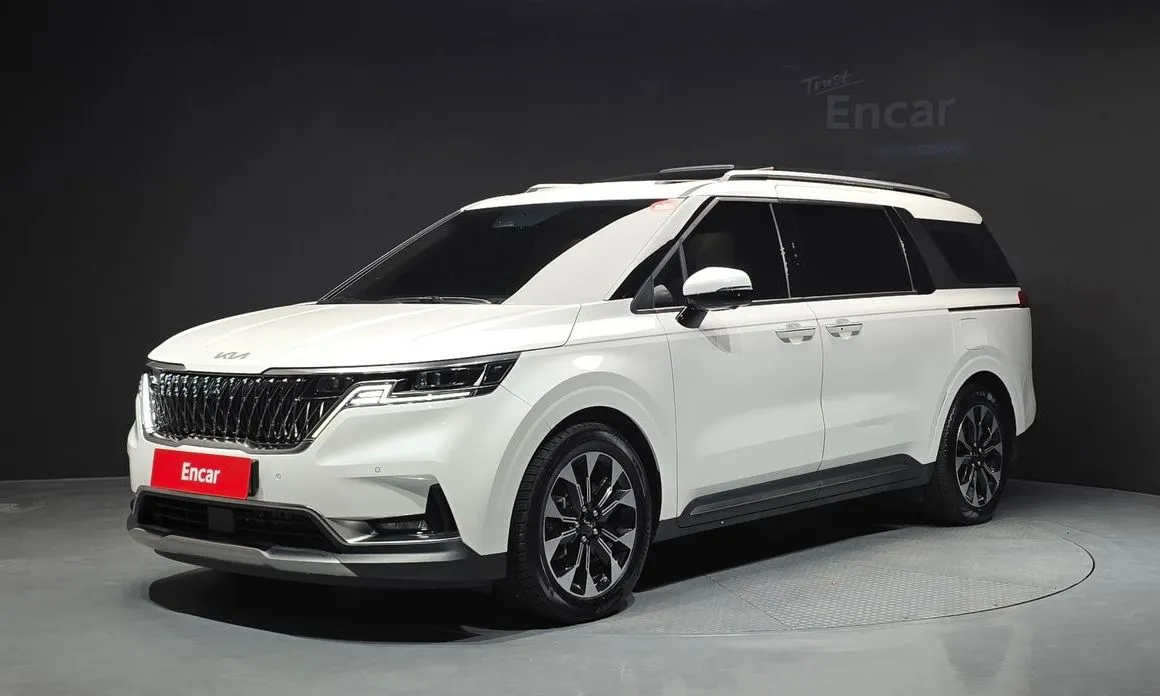 Kia Carnival — фото 1