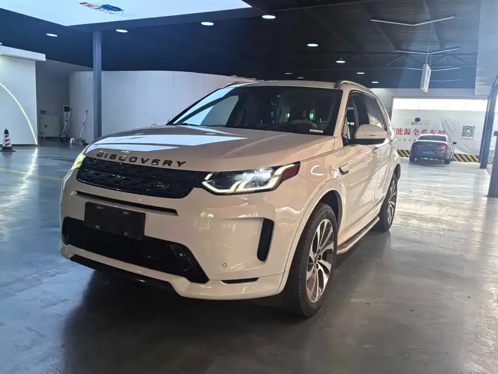 Land Rover Discovery Sport Hybrid — фото 1