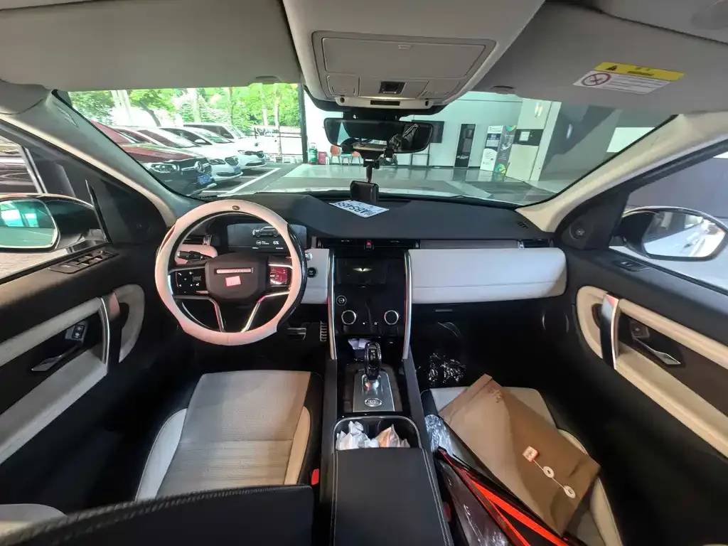 Land Rover Discovery Sport Hybrid — фото 2