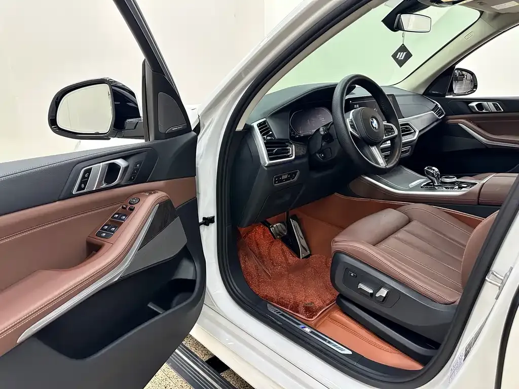 BMW X5 (Import) — фото 7