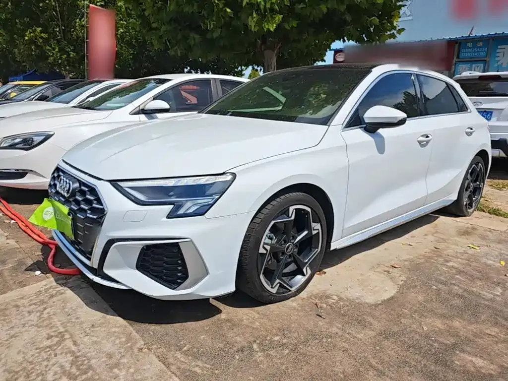 Audi A3 — фото 1
