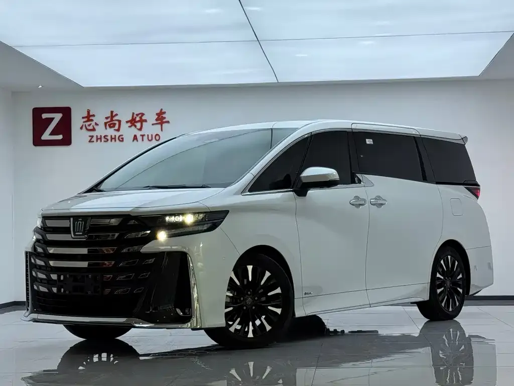 Toyota Vellfire — фото 1