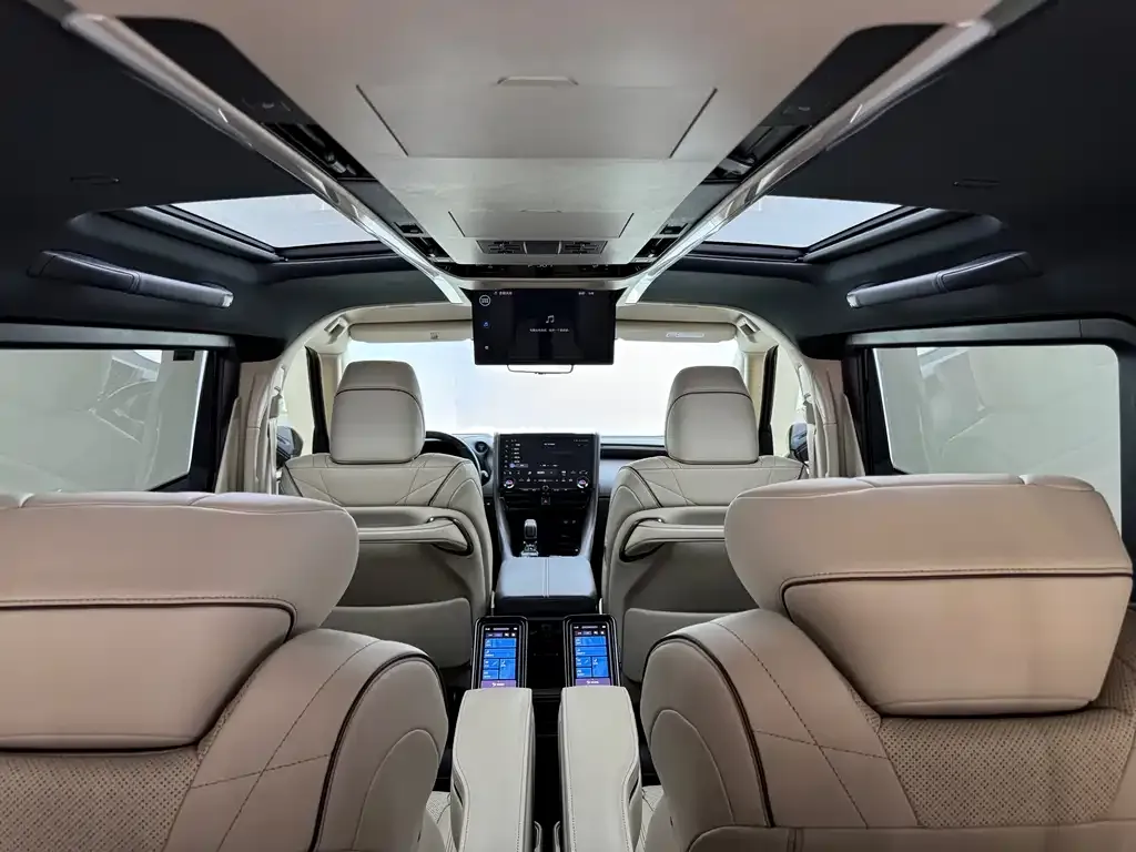 Toyota Vellfire — фото 7
