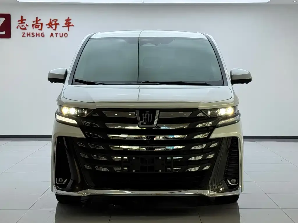 Toyota Vellfire — фото 8