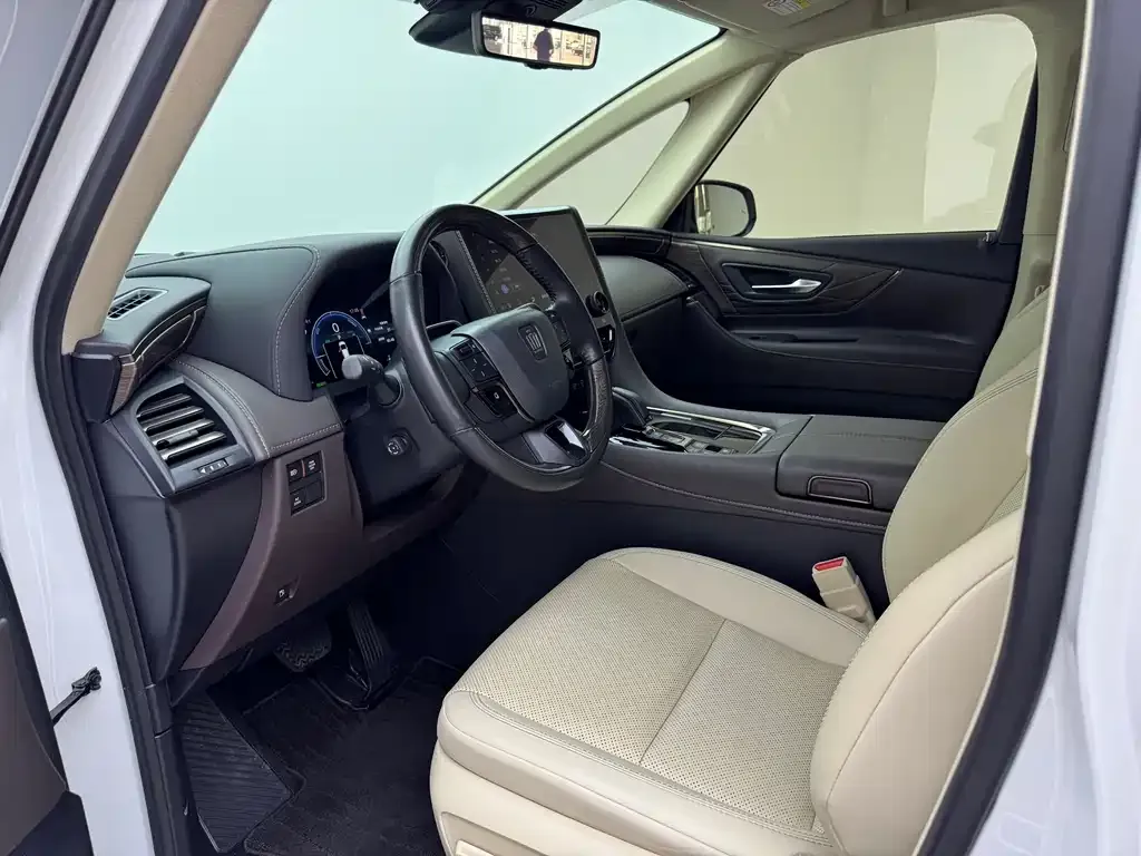 Toyota Vellfire — фото 5