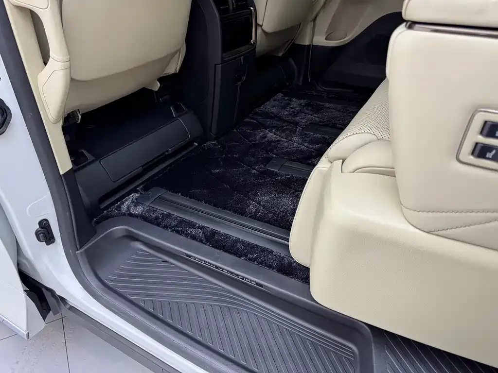 Toyota Vellfire — фото 9