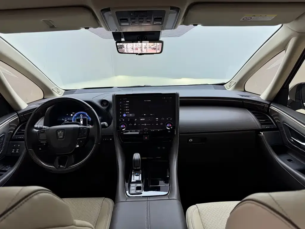Toyota Vellfire — фото 10