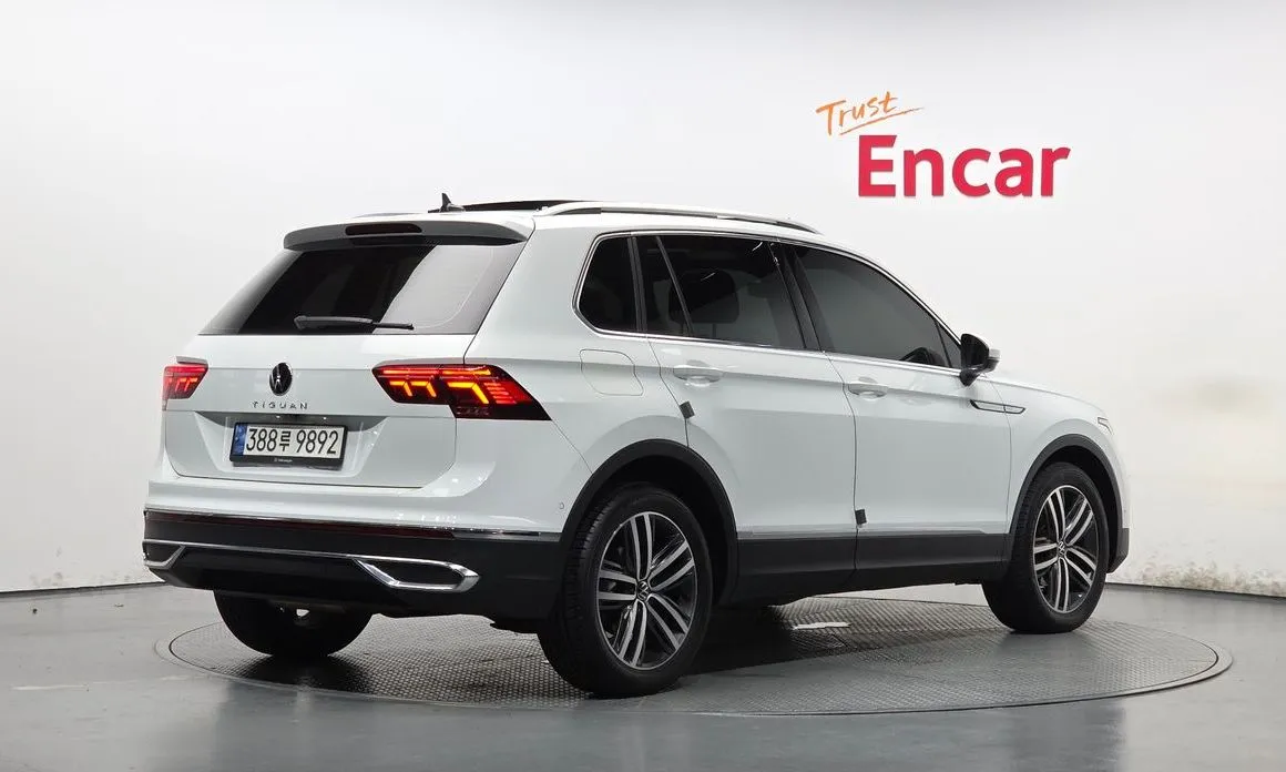 Volkswagen Tiguan — фото 6