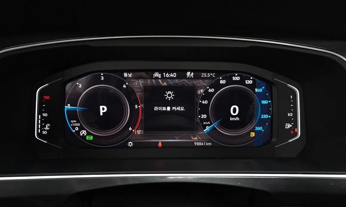 Volkswagen Tiguan — фото 9