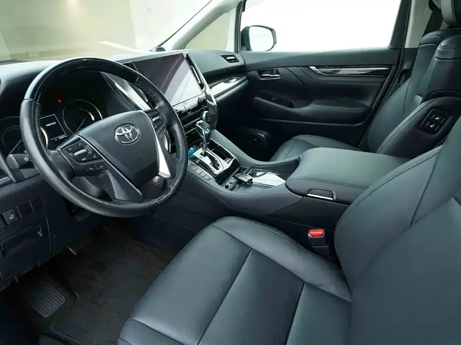 Toyota Vellfire — фото 10
