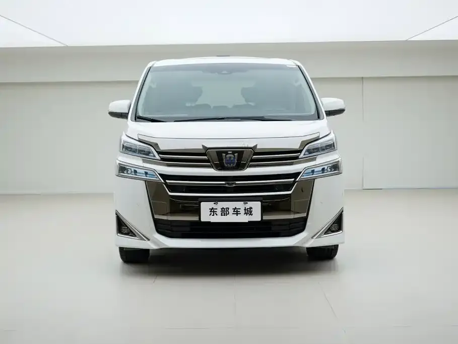 Toyota Vellfire — фото 2