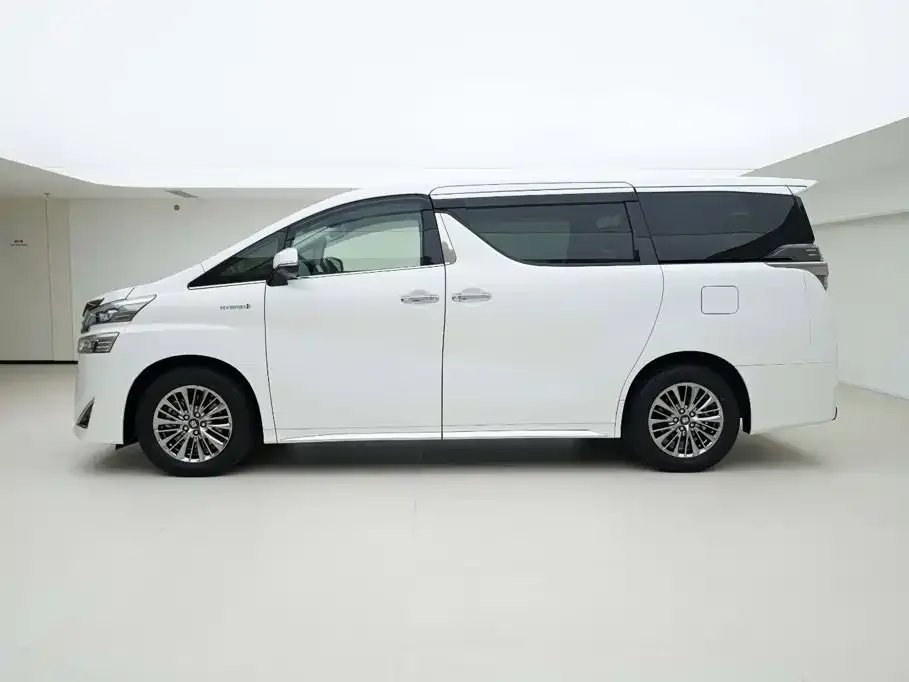 Toyota Vellfire — фото 7