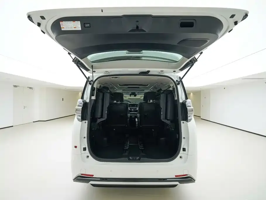 Toyota Vellfire — фото 5