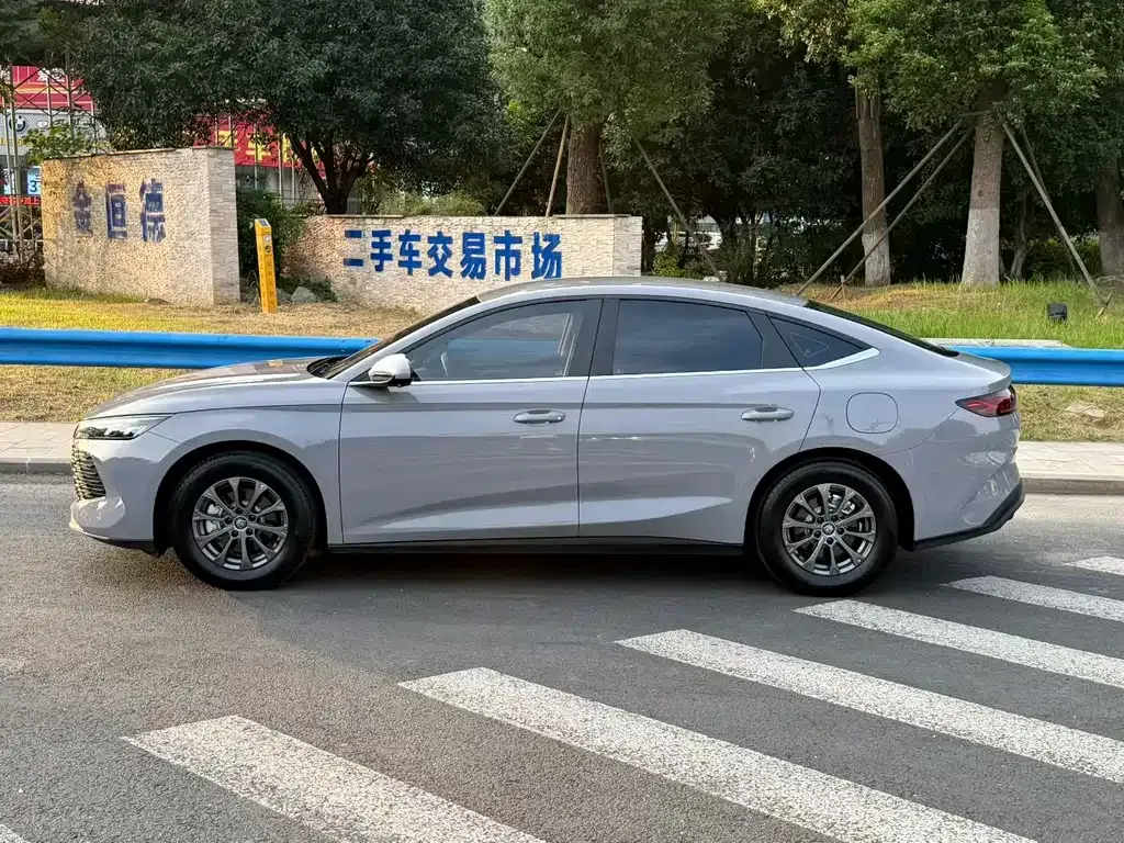 BYD Qin L — фото 9