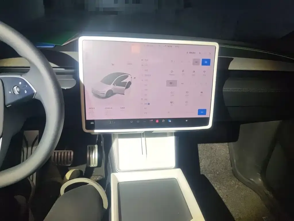 Tesla Model Y L — фото 2