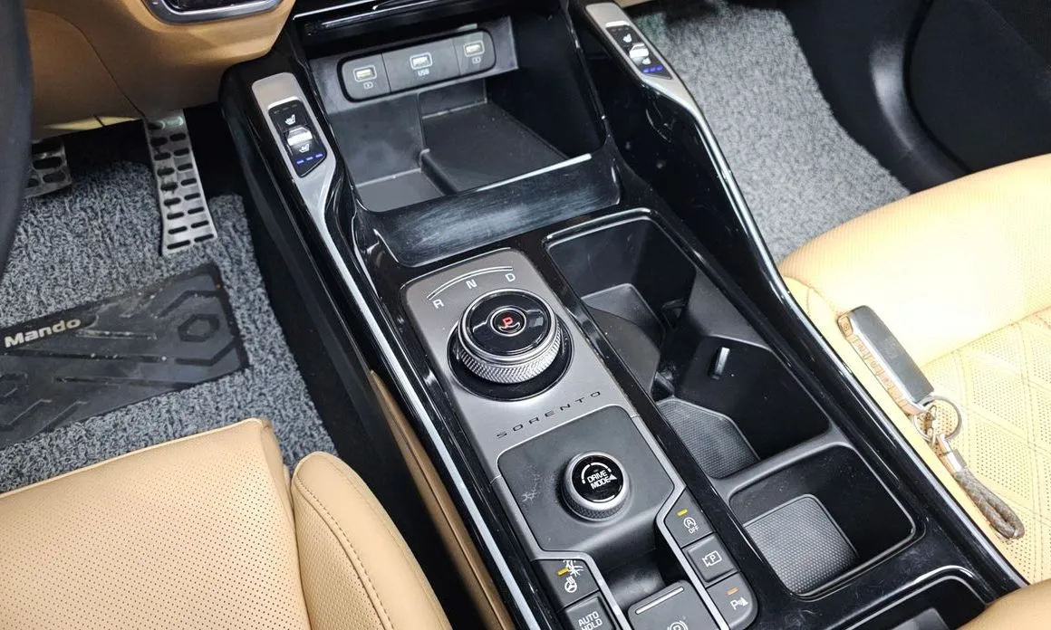 Kia Sorento — фото 6