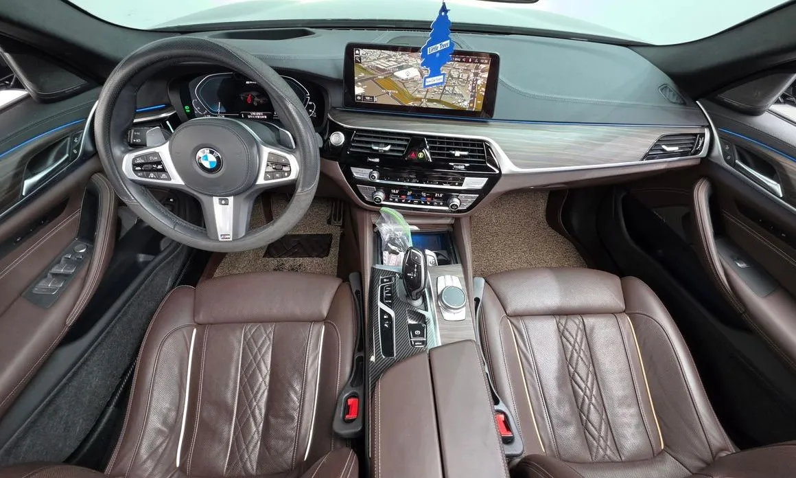 BMW 5-Series — фото 10