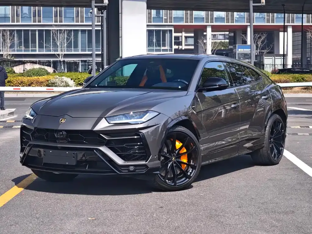 Lamborghini Urus — фото 1