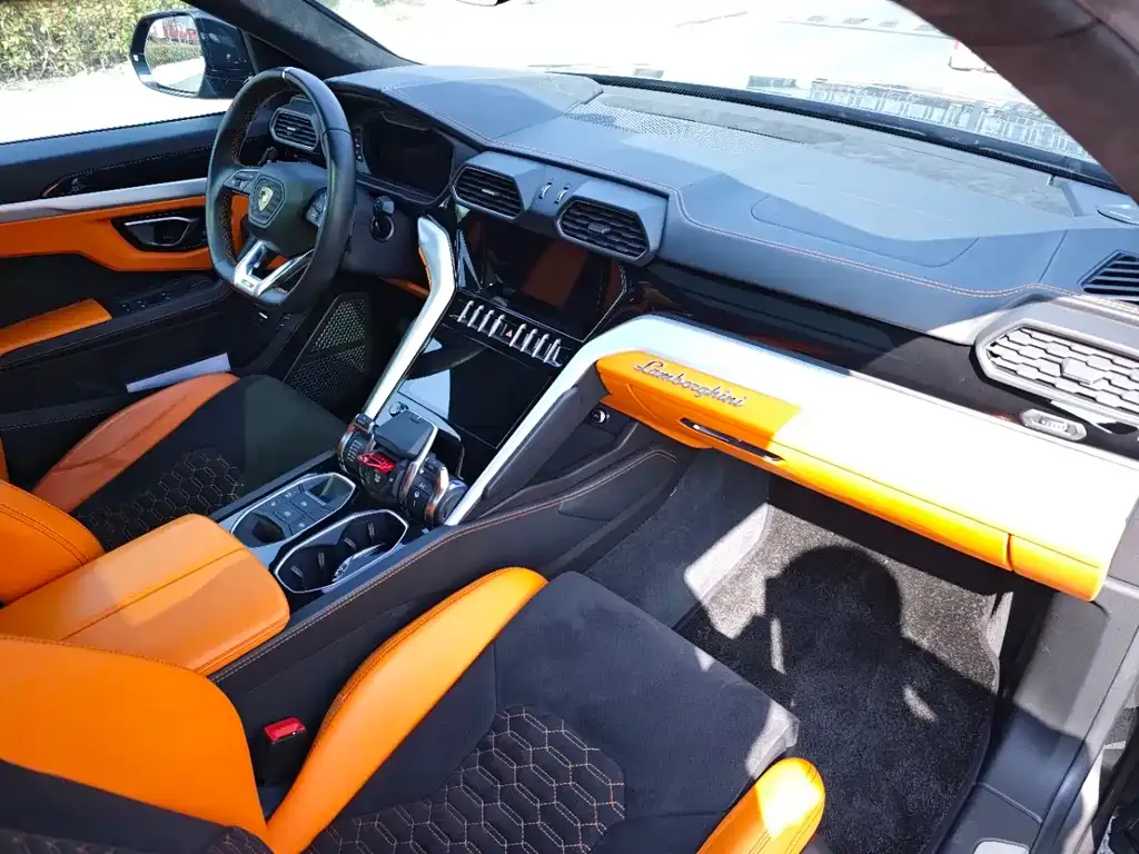 Lamborghini Urus — фото 3